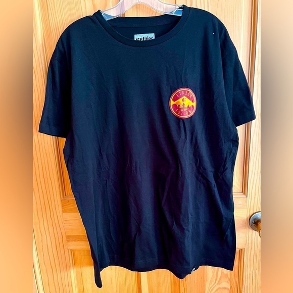 Etnies T-shirt NWT SZ Large Black with Mountains Skateboarding Teen Indiesleeze - Picture 1 of 4